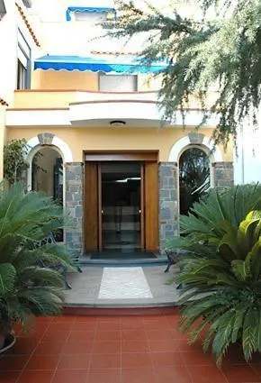 Hotel Seven